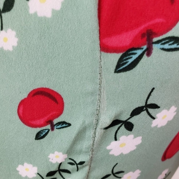 Hell Bunny Apple Swing Dress Size M - Picture 2 of 3